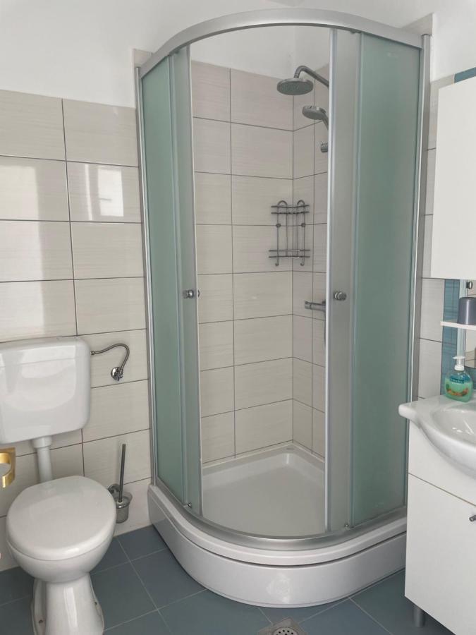 Superior Rooms Pension Karolina Rab Town Bagian luar foto