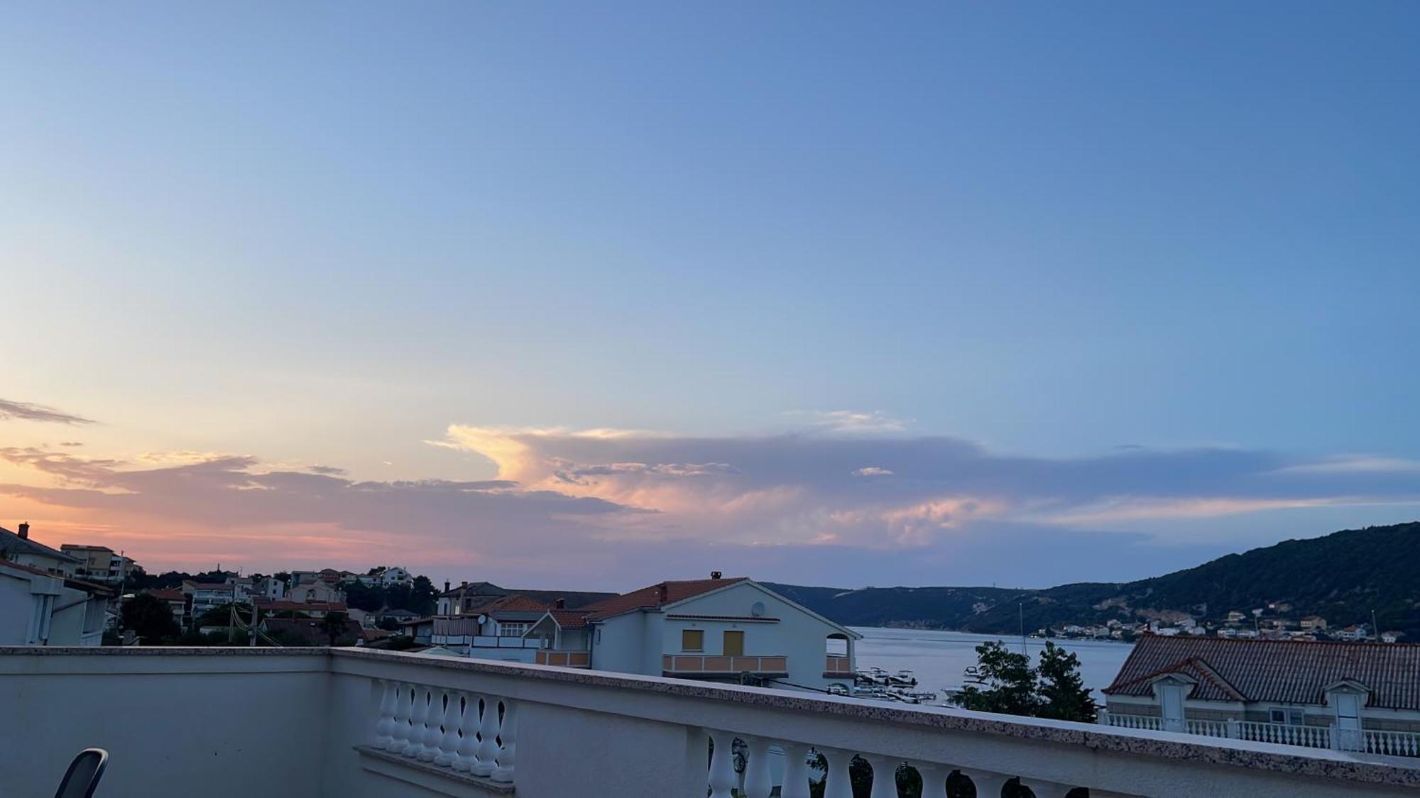 Superior Rooms Pension Karolina Rab Town Bagian luar foto