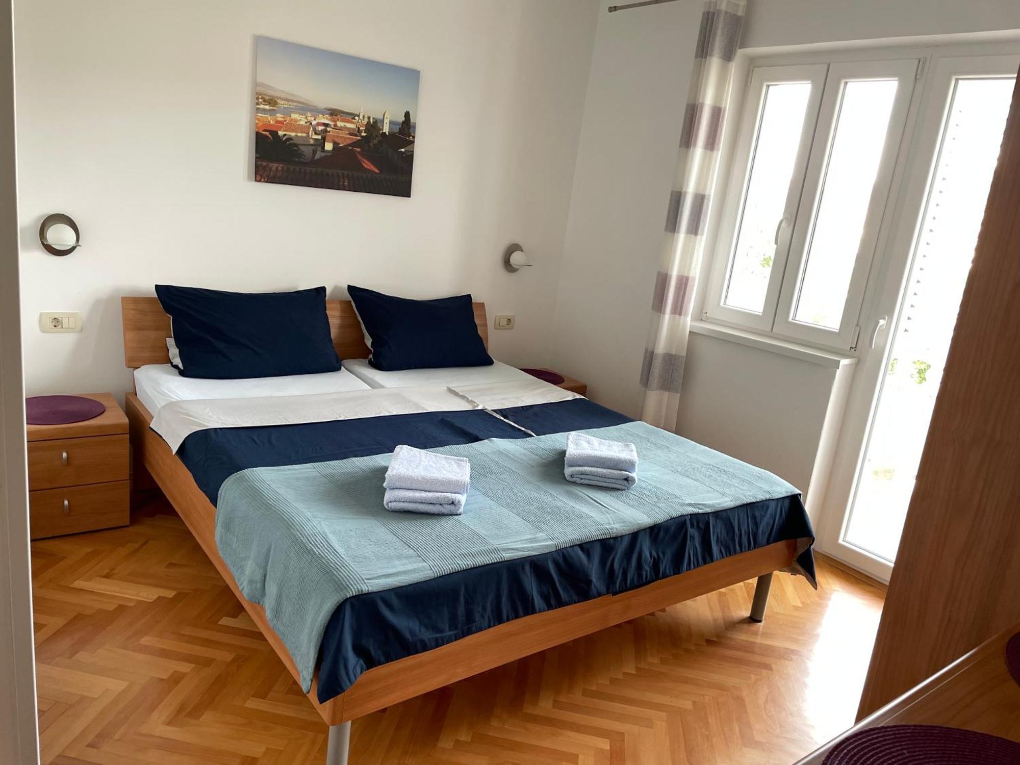 Superior Rooms Pension Karolina Rab Town Bagian luar foto