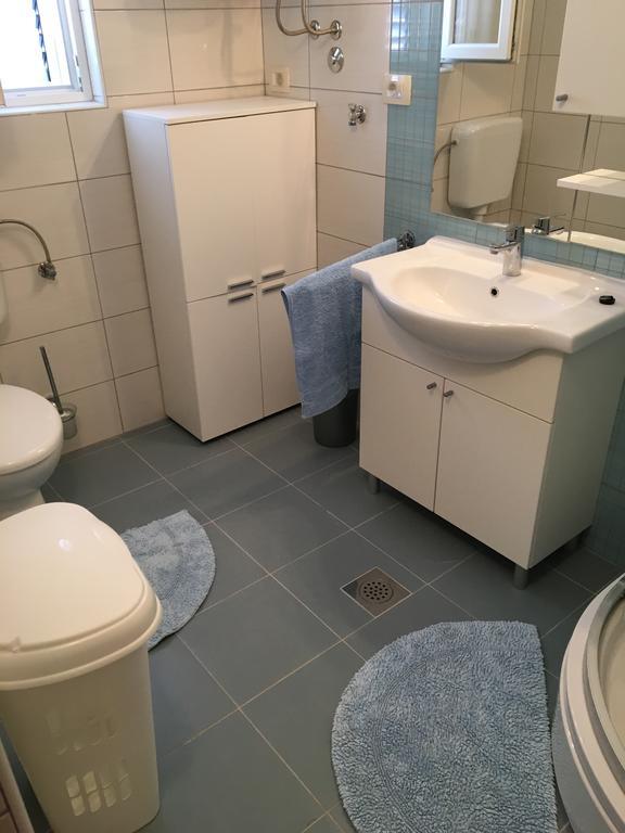 Superior Rooms Pension Karolina Rab Town Bagian luar foto