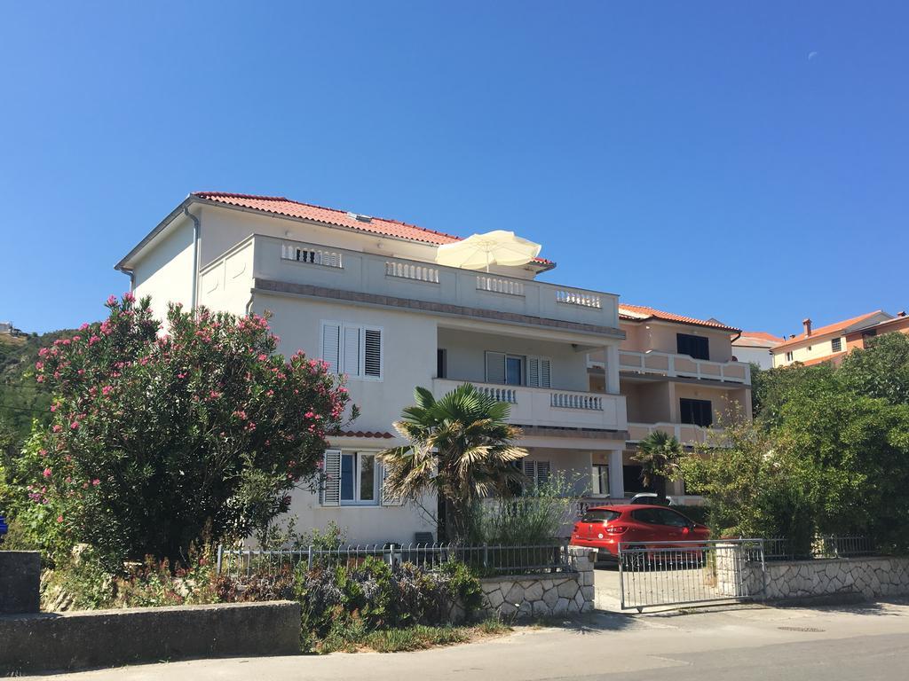 Superior Rooms Pension Karolina Rab Town Bagian luar foto