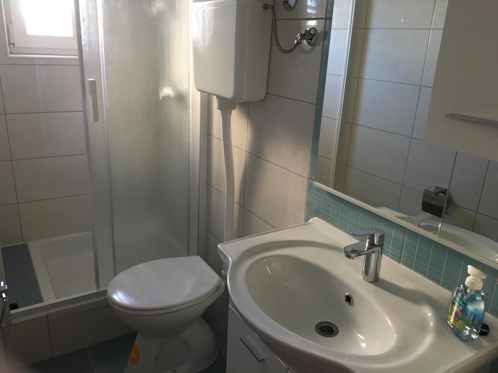 Superior Rooms Pension Karolina Rab Town Bagian luar foto
