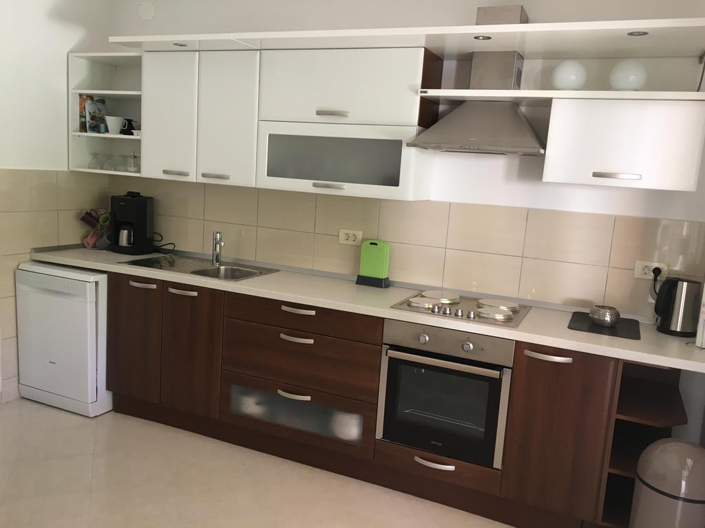 Superior Rooms Pension Karolina Rab Town Bagian luar foto